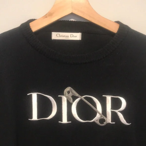 ⭐️ DIOR Sweatshirt - Picture 2 of 6